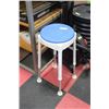 Image 1 : GARAGE STOOL