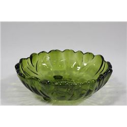 VINTAGE GLASS FRUIT BOWL