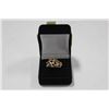 Image 1 : 10K STAMPED YELLOW GOLD LADIES RING WITH 6 GENUINE