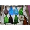 Image 1 : BOX WITH 9 OLD COLLECTIBLE BOTTLES
