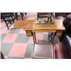 Image 1 : RARE VINTAGE SINGER SEWING MACHINE W STOOL