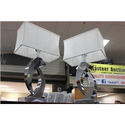 SET OF 2 S/S TRI-LIGHT SHOWHOME LAMP