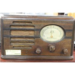 ANTIQUE NORTHERN ELECTRIC BATTERY OPERATED RADIO