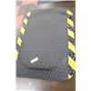 Image 1 : SMALL RUBBER FATIGUE MAT