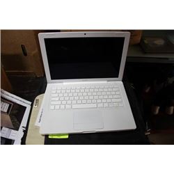 APPLE WHITE MACBOOK 2.4 GHZ 4GB RAM 250GB HARDDRIV