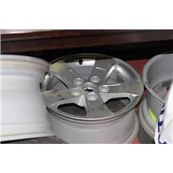 SET OF 4 ALUMINUM RIMS SIZE UNKNOWN