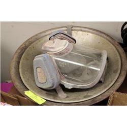 PAIR OF GOLD PANS WITH FULL FACE RESPIRATOR