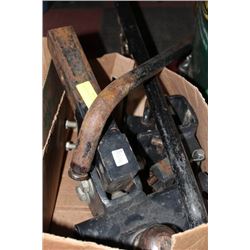 TRAILER HITCH W/ SWAY BARS