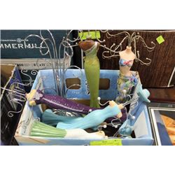 BOX OF JEWELLERY STANDS SMALL AND LARGE