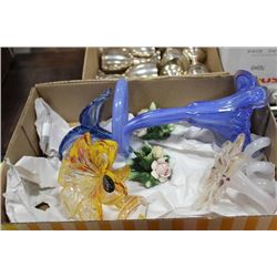 FLAT WITH MURANO GLASS FLOWERS AND BONE CHINA