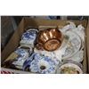 Image 1 : BOX W /BLUE & WHITE CERAMIC DECANTERS & 3 PLATES