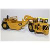 Image 1 : 1:50 SCALE DIE CAST EARTH MOVER/SCRAPER