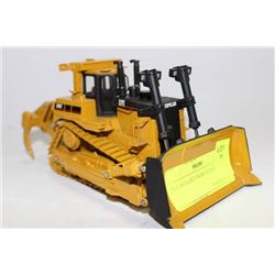 DIE CAST CAT 1:50 D-10 BULLDOZER