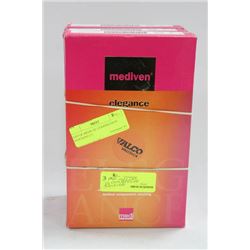 LOT OF MEDICAL COMPRESSION STOCKING (3)