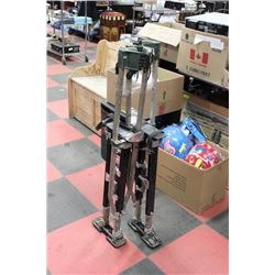 SET OF COMMERCIAL DRYWALLER/PAINTER STILTS