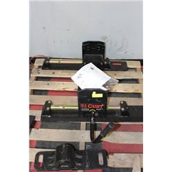 CURT R24 24,000 LBS 5TH WHEEL ROLLER MSRP $987