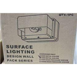 SM716  70WATT METAL HALIDE WALL PACK