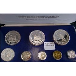 Philippines; 1976 Proof Set minted by Franklin Mint, 8 coins 25 & 50 Piso are silver. With case, sle