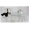 Image 1 : Collection of misc glassware includes clear