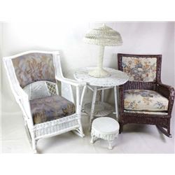 Collection of 5 wicker items includes