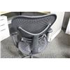 Image 4 : HERMAN MILLER MIRRA MESH BACK ULTRA ERGONOMIC FULLY ADJUSTABLE CHAIR