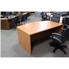 Image 3 : HARVEST CHERRY 6' BOW FRONT EXECUTIVE DESK