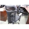 Image 2 : MESH BACK ULTRA ERGONOMIC FULLY ADJUSTABLE CHAIR