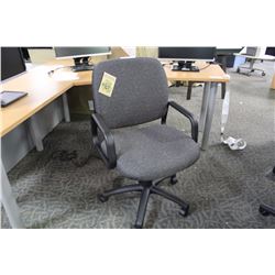 GREY PATTERNED MID BACK EXECUTIVE CHAIR