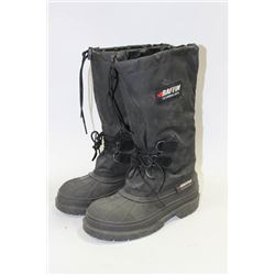 SIZE 7R STEEL TOE BOOTS