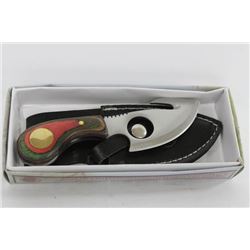 NEW SKINNING KNIFE IN LEATHER SHEATH