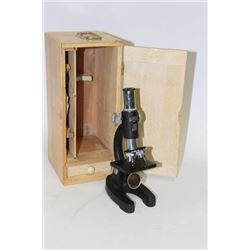 VINTAGE LUMEX SELF-ILLUMINATING MICROSCOPE
