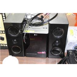 LG MINI THEATRE SYSTEM WITH DVD AND IPOD