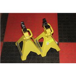 PAIR OF YELLOW 3 TON JACKSTANDS