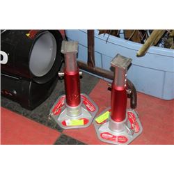 SET OF TWO MOTORMASTER ALUMINUM AXLE STANDS
