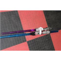 2 STARWARS LIGHTSABERS