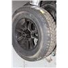 Image 1 : YOKOHAMA ICEGUARD 265/70R17 TIRE RETAIL $184
