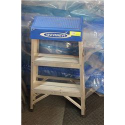 WERNER 2 STEP LADDER