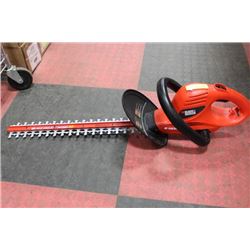 B & D HEDGETRIMMER