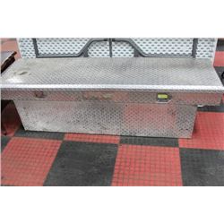 ALUMINUM FULL SIZE  TRUCK TOOL BOX