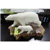 Image 1 : JOHN PERRY POLAR BEAR WITH CUB STATUE