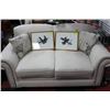 Image 1 : WHITE FABRIC NAILHEAD LOVESEAT W 2 CUSHIONS