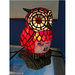 DECORATIVE LEADED STAINED GLASS OWL TABLE LAMP