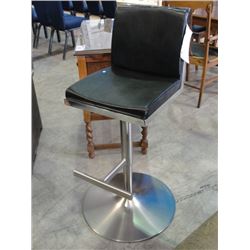 SINGLE CHROME AND BLACK BAR STOOL