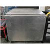 Image 1 : LARGE WELDED ALUMINUM STORAGE BOX ON CASTERS