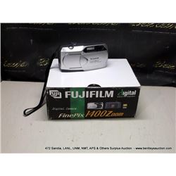 FUJI FILM FINEPIX 1400 ZOOM DIGITAL CAMERA