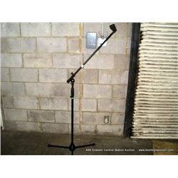 EXPANDABLE BOOM MICROPHONE STAND