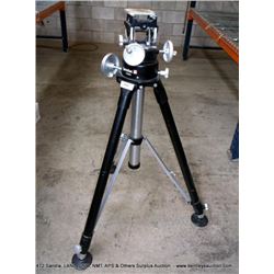 QUICKSET TRIPOD