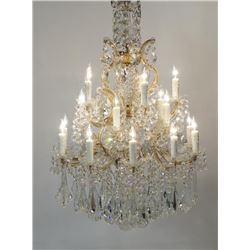 Outstanding Italian 20-light Crystal Chandelier