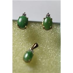 Natural Jade 18k Gold & Diamonds Earrings and Pendant