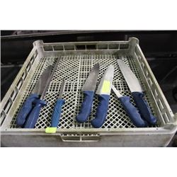 DISH RACK W/ SET OF KNIVES AND SHARPENER